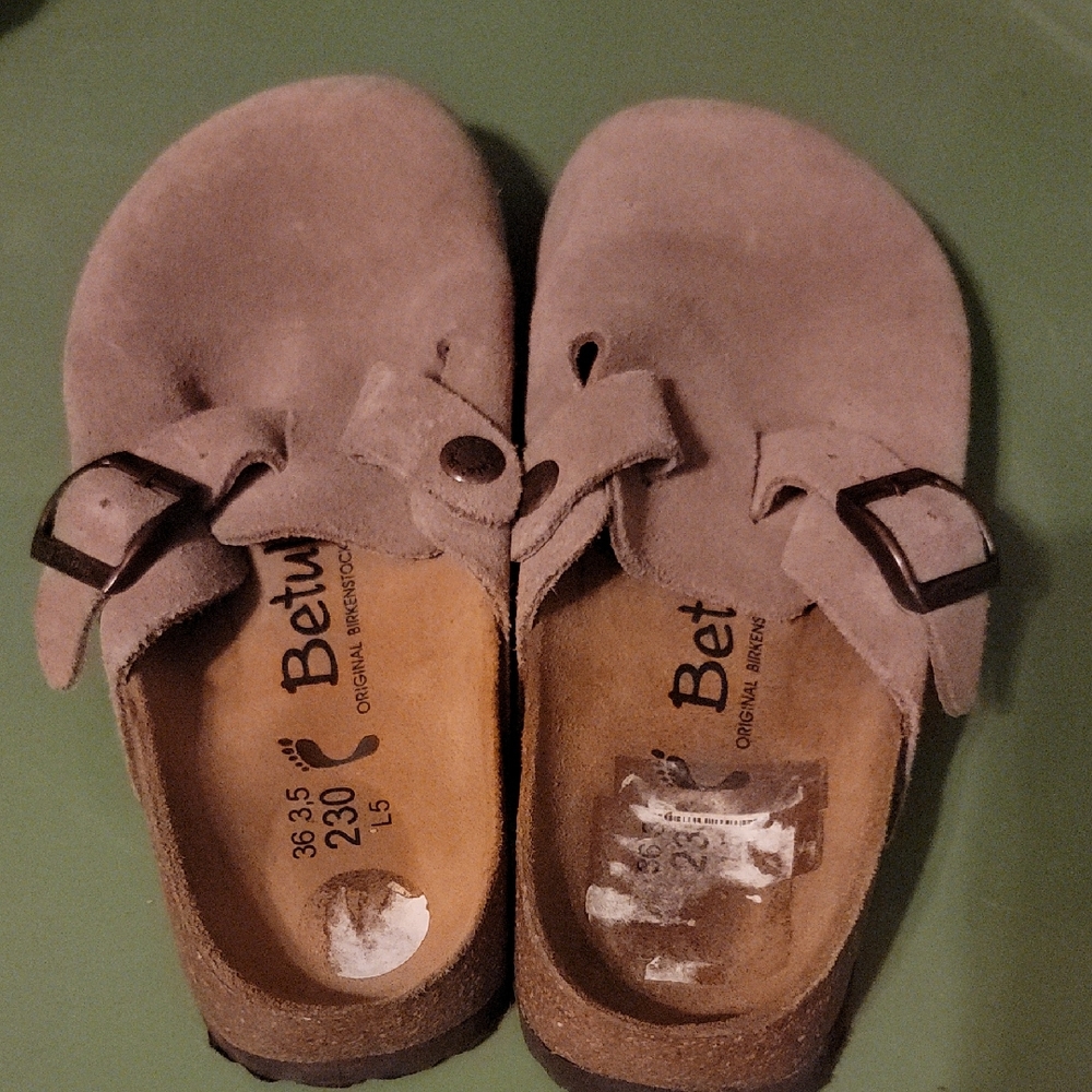 Betula by Birkenstock Suede Clogs size 5